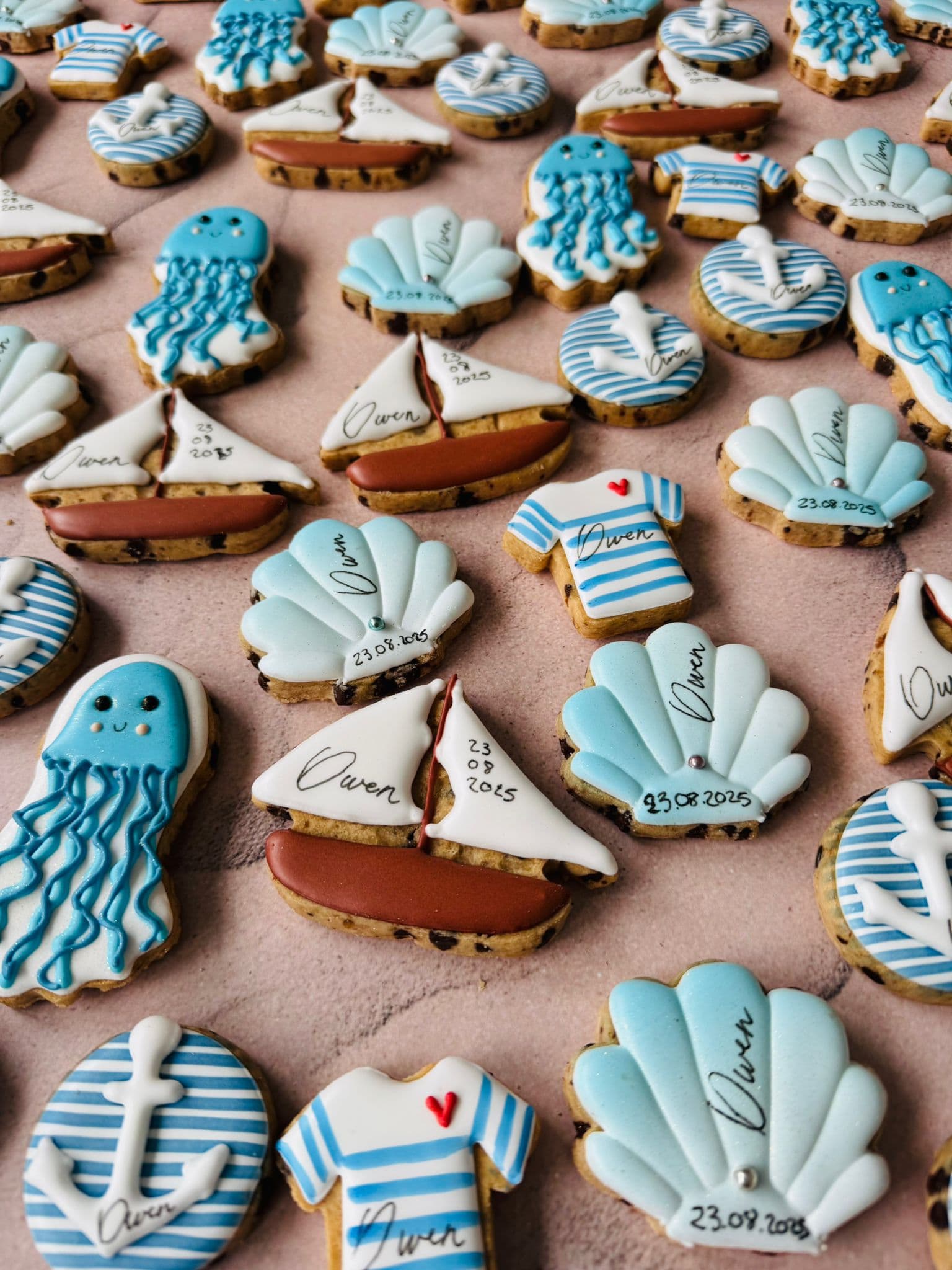 biscuits personnalisés, prénom, date de naissance, bateau, méduse, coquille st jacques